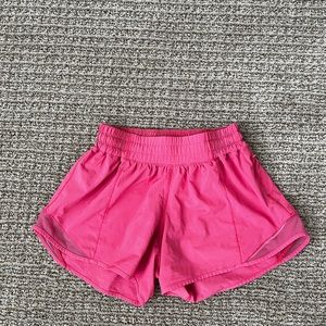 Hottie hot lululemon